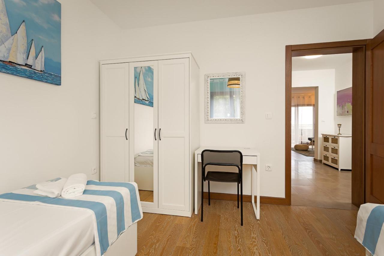 Apartments Cesare With Shared Pool Liznjan Exterior photo
